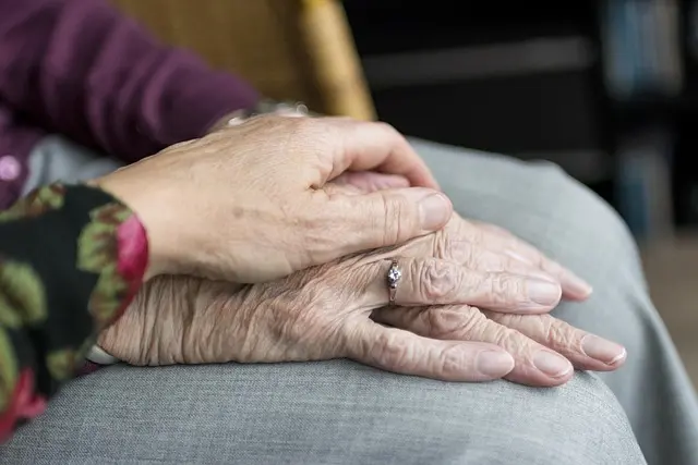 Mẫu câu: How often do you visit your grandparents?