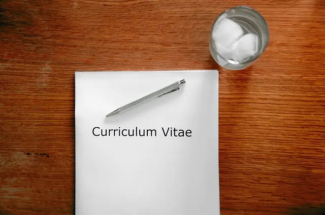 Mẫu câu: Where do you work?
